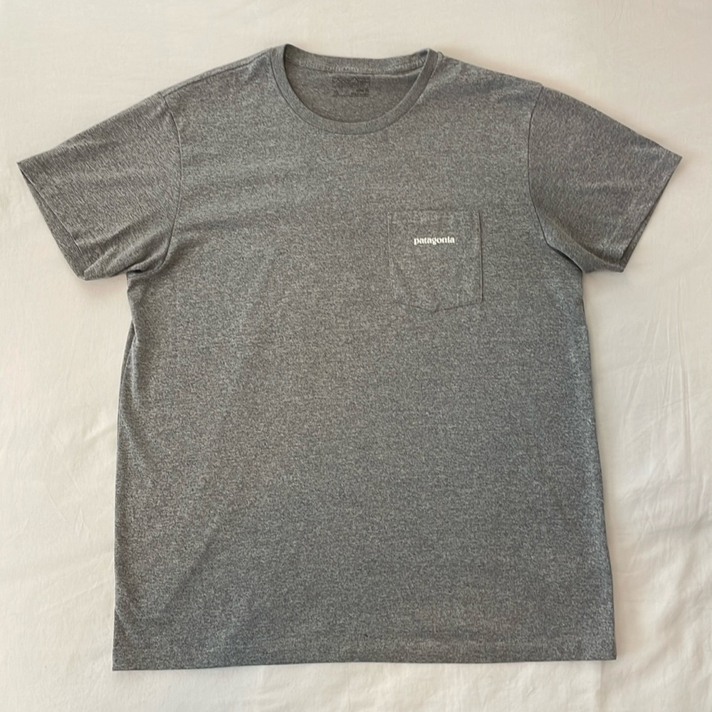 Patagonia Slim Fit T-Shirt 100% Recycled Polyester in Men’s XL